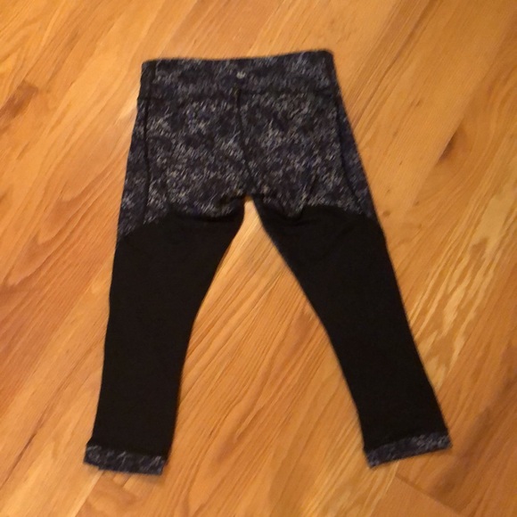 Lululemon leggings - Picture 2 of 5